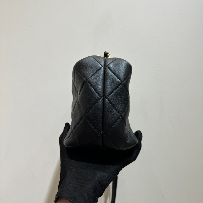 【閒置❤️】 Chanel 22S秀款水鑽手柄鏈條 hobo 飯盒包  芯片款 可手提可斜挎-3