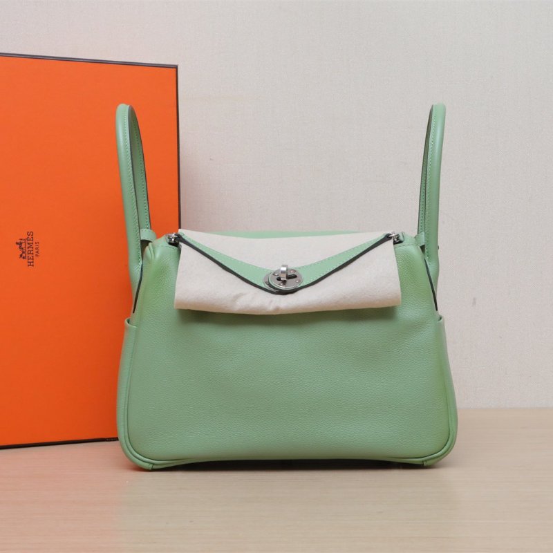 HERMES Lindy263I牛油果綠EC皮Z刻銀扣肩背包-0