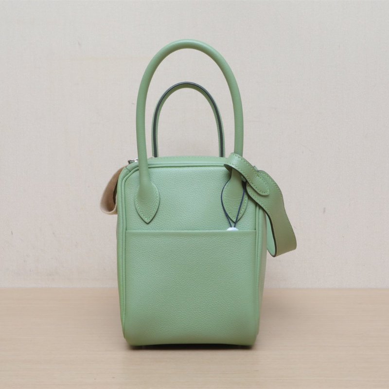 HERMES Lindy263I牛油果綠EC皮Z刻銀扣肩背包-4