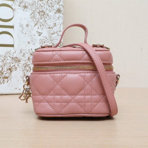 DIOR Lady戴妃Vanity化妝包超迷你11粉色羊皮淺金扣2021藤格紋肩背包