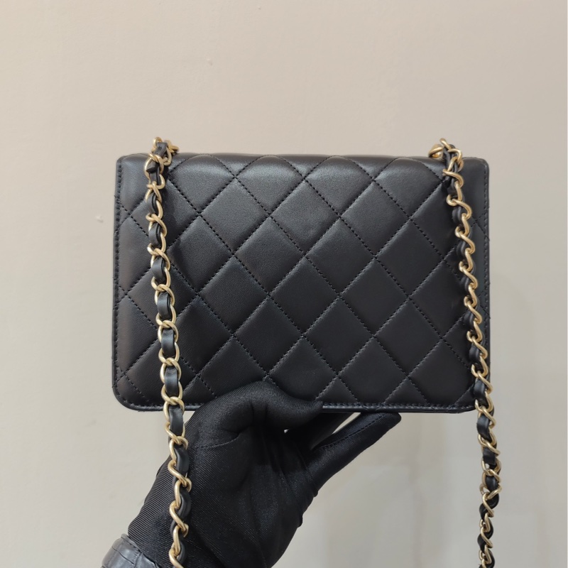 【閒置❤️】 Chanel  黑金鑽扣郵差包信封包 單肩斜挎包-2