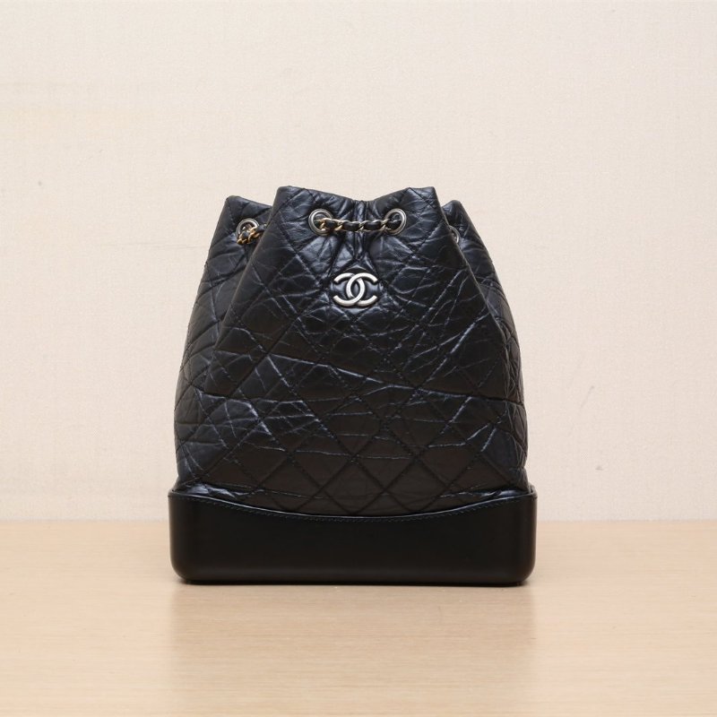 CHANEL GABRIELLE流浪雙肩包中號25黑色牛皮28開金銀扣肩背包-1