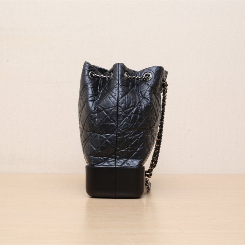 CHANEL GABRIELLE流浪雙肩包中號25黑色牛皮28開金銀扣肩背包-4