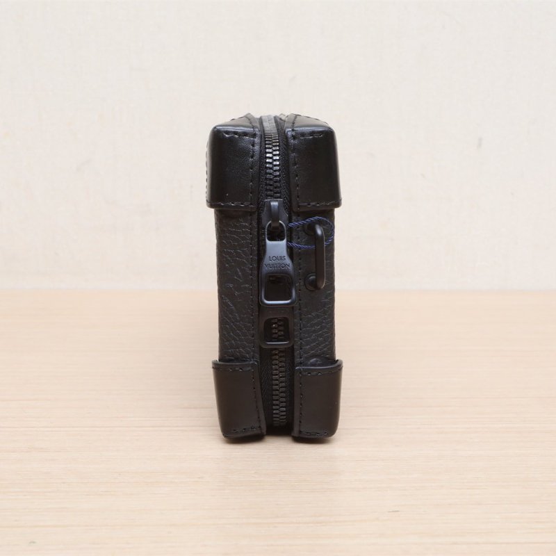 LOUIS VUITTON SoftTrunkWallet盒子包22.5黑色牛皮晶片老花肩背包-4