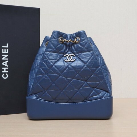 CHANEL GABRIELLE流浪雙肩包小號22.5藍色牛皮24開金銀扣菱格紋肩背包
