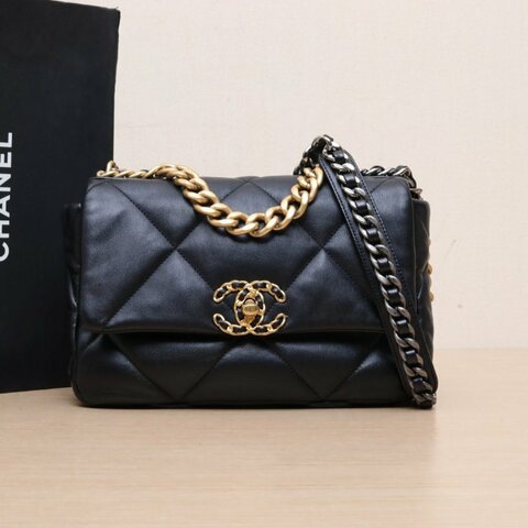 CHANEL 19BAG口蓋包小號26黑色羊皮晶片開金銀扣肩背包
