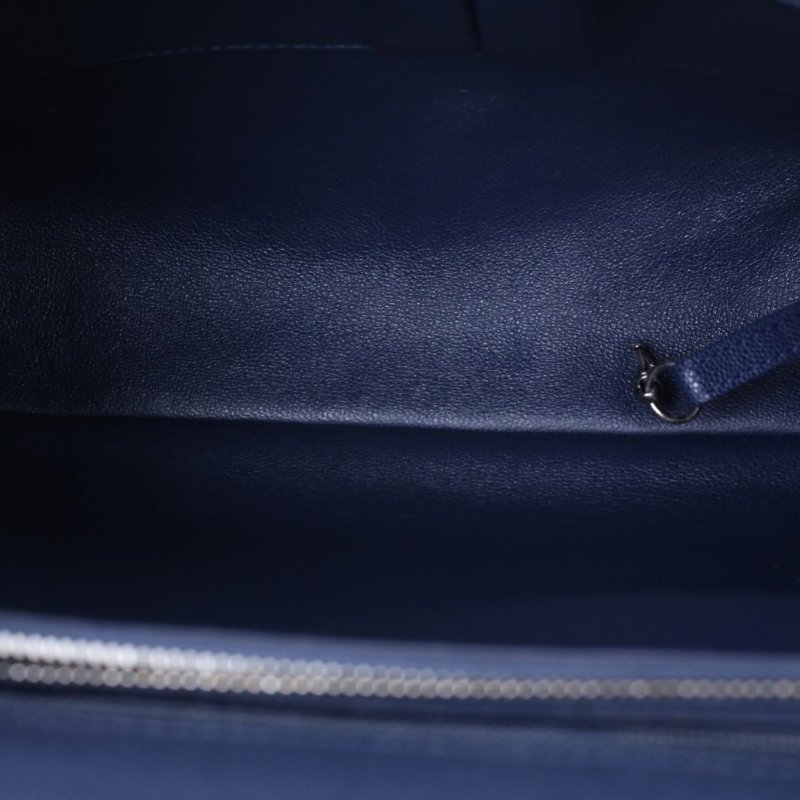 CHANEL CocoHandle超大號MAXI蜥蜴皮手柄藍色荔枝牛皮23開銀扣肩背包-3