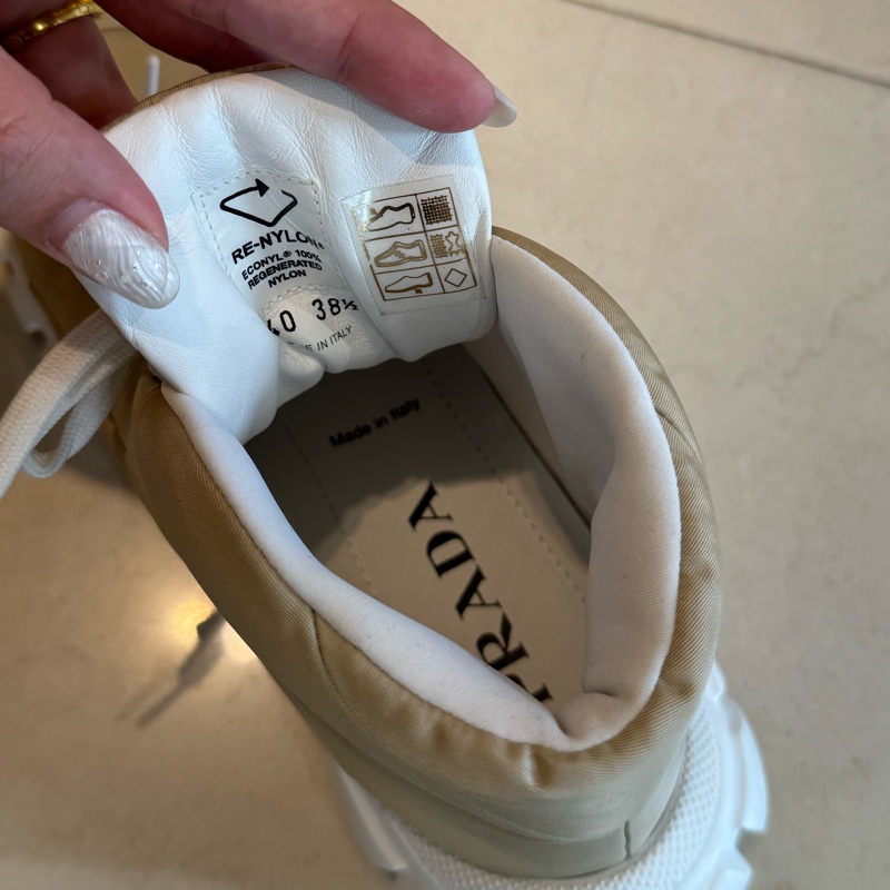 prada卡其色高筒休閒鞋👟38.5-7