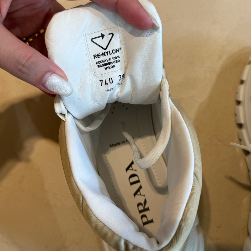 prada卡其色高筒休閒鞋👟38.5-8