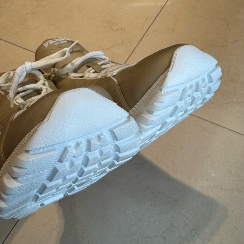 prada卡其色高筒休閒鞋👟38.5-13