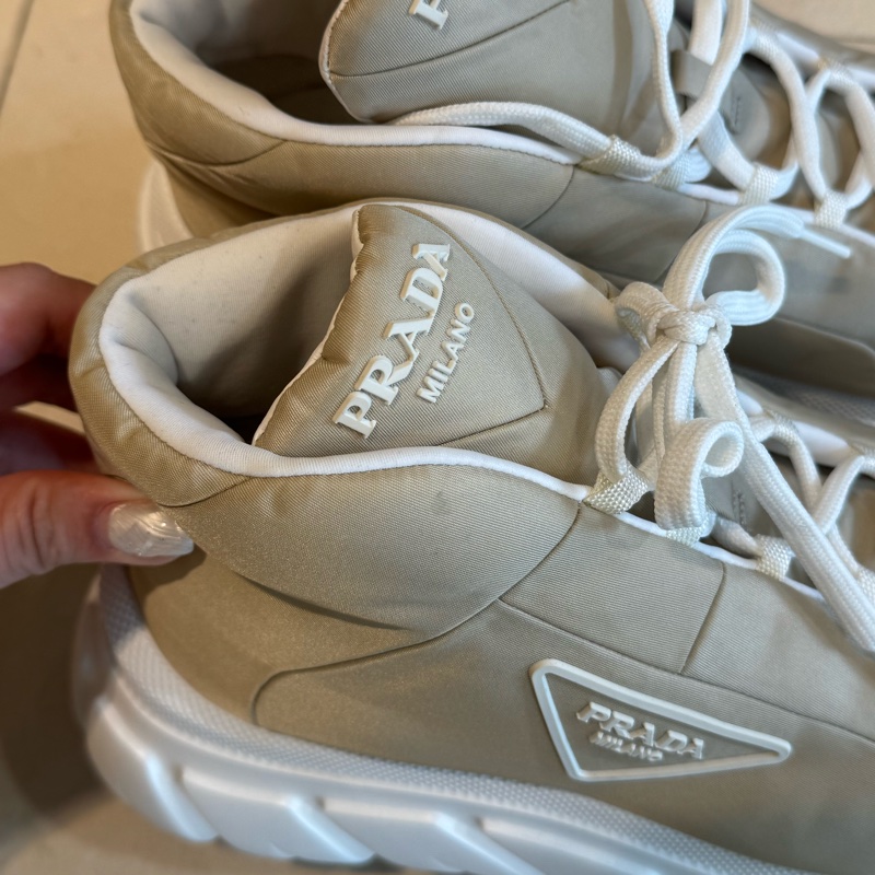 prada卡其色高筒休閒鞋👟38.5-19