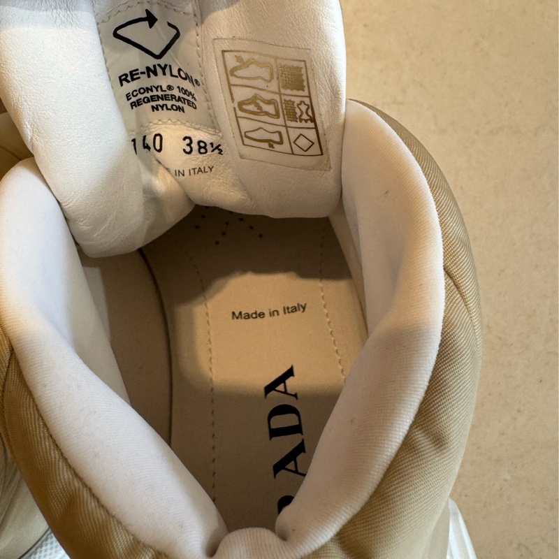 prada卡其色高筒休閒鞋👟38.5-21