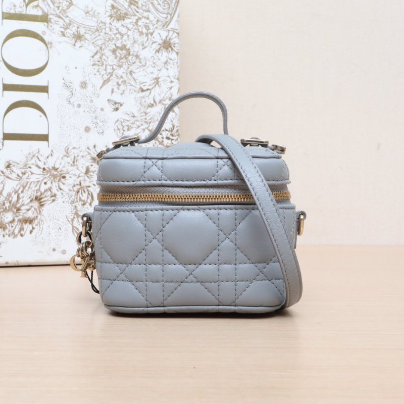 DIOR Lady戴妃Vanity化妝包超迷你11霧霾藍羊皮淺金扣2021藤格紋肩背包-0
