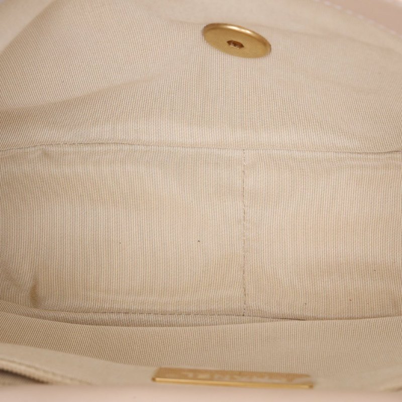 CHANEL 19BAG口蓋包小號26奶茶色羊皮29開金銀扣肩背包-4