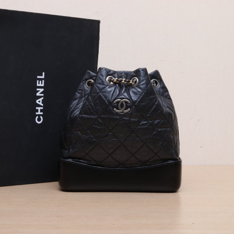 CHANEL GABRIELLE流浪雙肩包小號22.5黑色牛皮27開金銀扣菱格紋肩背包-0