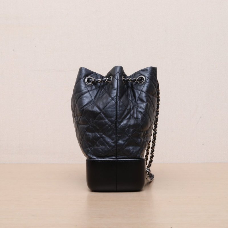 CHANEL GABRIELLE流浪雙肩包小號22.5黑色牛皮27開金銀扣菱格紋肩背包-4