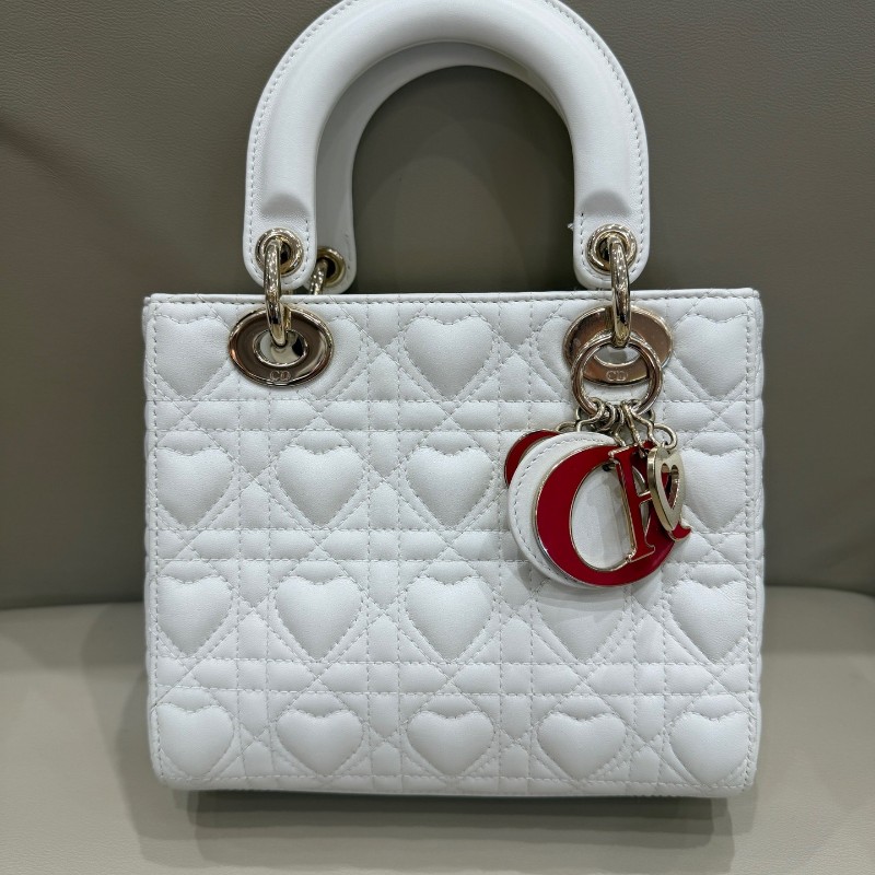 Dior ❤️lady dior心形白色羊皮戴妃四格  情人節限定款徽章款 手提包肩背包-7