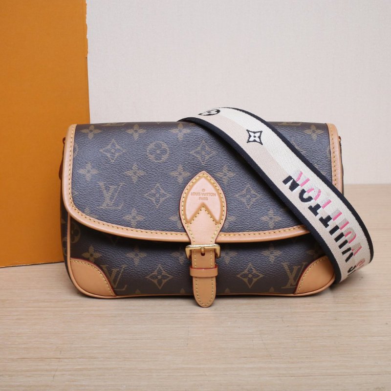 LOUIS VUITTON Diane法棍包24可拆卸黑紫寬肩帶老花PVC晶片肩背包-0