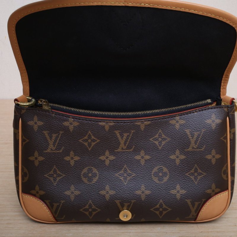 LOUIS VUITTON Diane法棍包24可拆卸黑紫寬肩帶老花PVC晶片肩背包-3