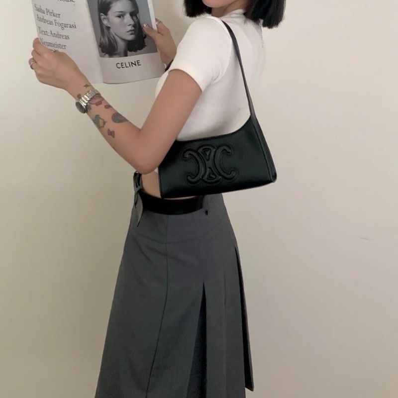 CELINE 浮雕凱旋門CUIR腋下包 牛皮 黑色肩背包-8