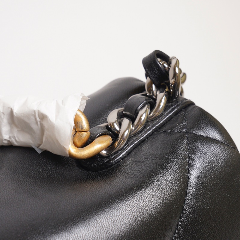 CHANEL 19 Bag 菱格紋羊皮手提肩背包 26 - 黑金-9