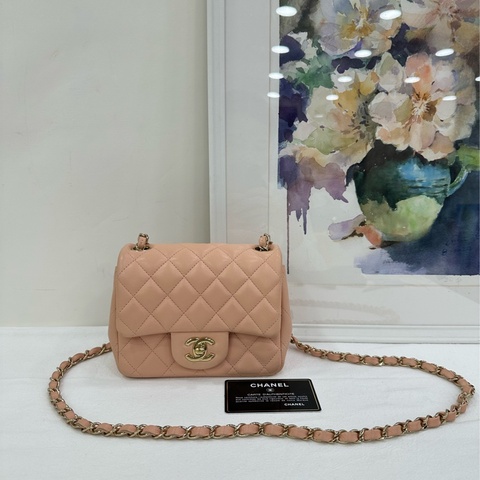 Chanel 21p 裸粉色 淺粉色 淡金扣 羊皮 方胖子 31開帶卡 尺寸13.5x17x8cm