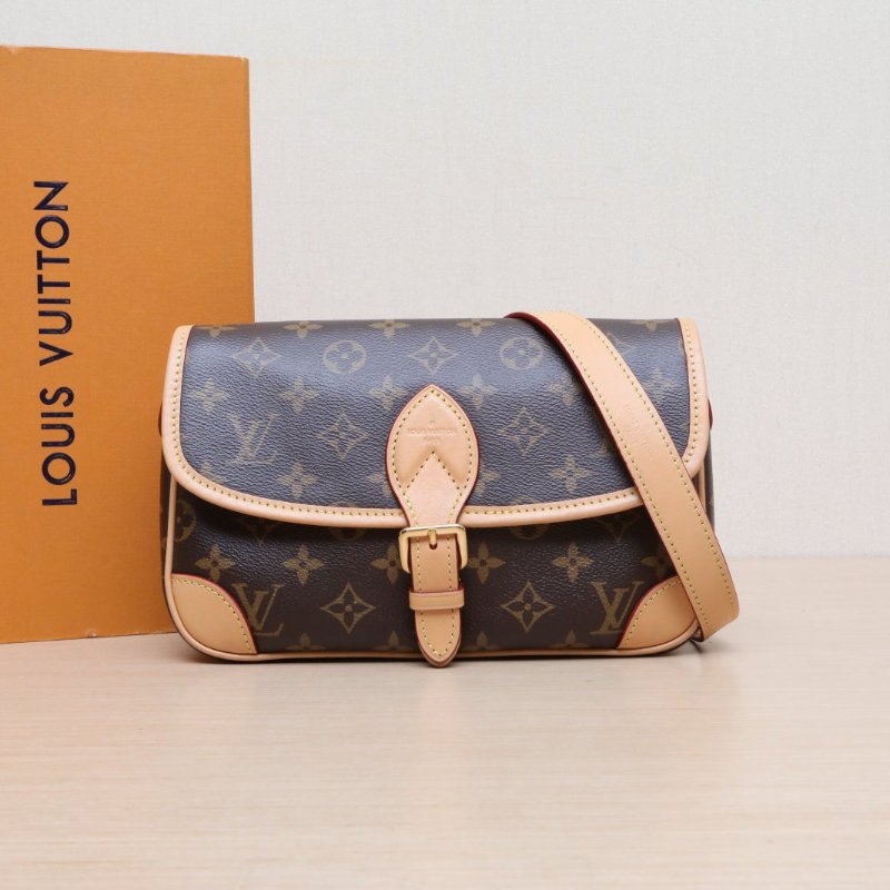 LOUIS VUITTON Diane法棍包24可拆卸黃紫寬肩帶老花PVC晶片肩背包-0