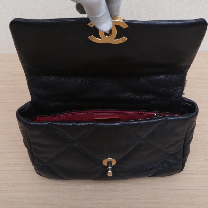 CHANEL 19BAG口蓋包小號26黑色羊皮30開金銀扣肩背包-3