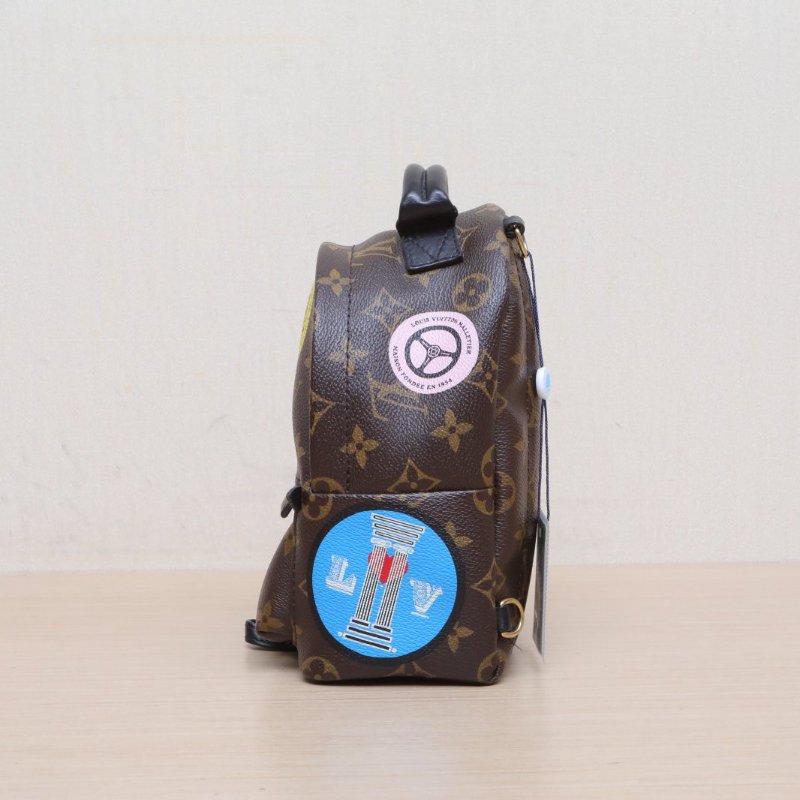 LOUIS VUITTON PalmSprings小書包Mini17老花PVC2016WorldTour系列肩背包-4