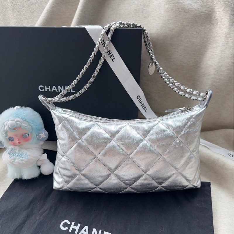 【配件:防塵袋 💕】Chanel 25S hobo 小號 嬉皮包 餃子包 銀色 銀扣 logo金幣 牛皮 手提 單肩 腋下-1