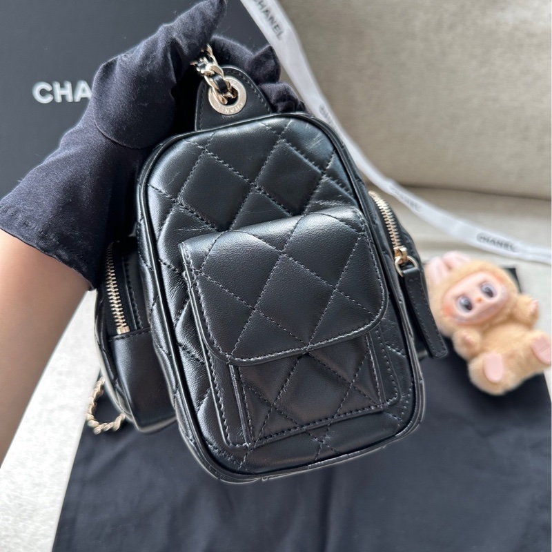 【配件:防塵袋 💕】 Chanel 24K 相機包 大號 黑金 黑色 金扣 羊皮 手提 單肩 腋下 斜挎-2