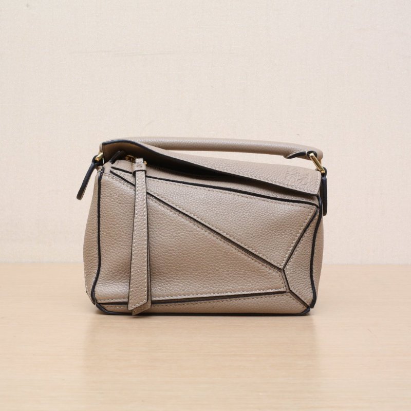 LOEWE Puzzle18幾何包迷你MINI大象灰牛皮肩背包-1