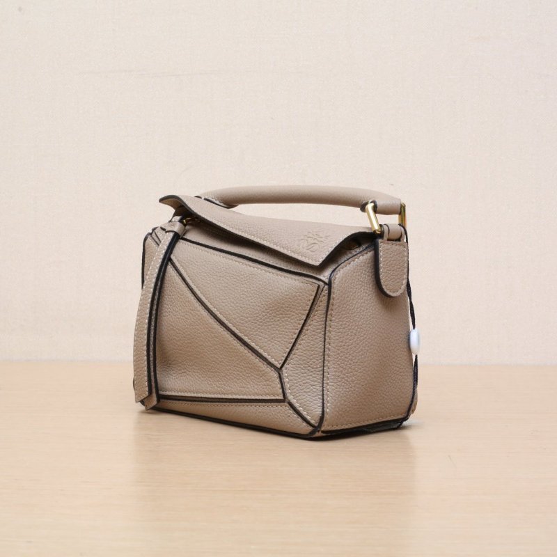 LOEWE Puzzle18幾何包迷你MINI大象灰牛皮肩背包-3