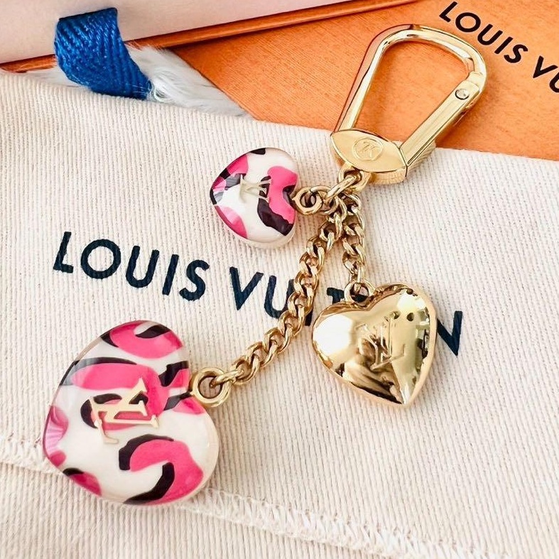 🌷LouisVuitton 粉豹紋愛心鑰匙圈｜經典花紋✦fufu style 精品✦ 氣質款｜-0