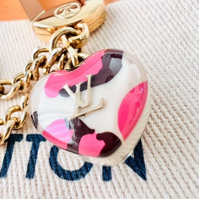 🌷LouisVuitton 粉豹紋愛心鑰匙圈｜經典花紋✦fufu style 精品✦ 氣質款｜-4