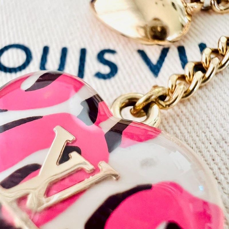🌷LouisVuitton 粉豹紋愛心鑰匙圈｜經典花紋✦fufu style 精品✦ 氣質款｜-9