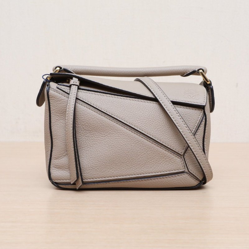 LOEWE Puzzle18幾何包迷你MINI卡其色牛皮肩背包-1