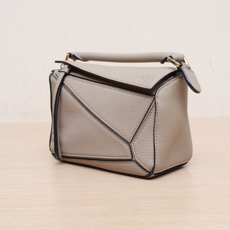 LOEWE Puzzle18幾何包迷你MINI卡其色牛皮肩背包-3