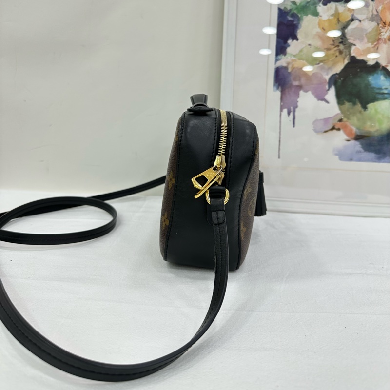 LV路易威登Saintonge流蘇相機包,經典老花搭配黑色皮質邊框,金色五金配件。 18年編碼 尺寸22x15cm,可單肩斜背手提。-3