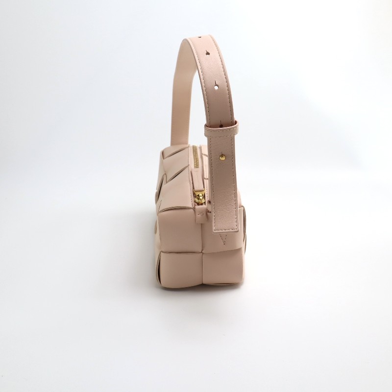 Bottega Veneta bv Cassette 裸色 10格 肩背包 羊皮革-1
