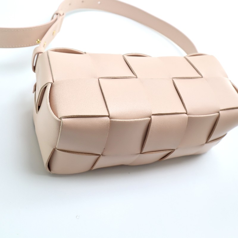 Bottega Veneta bv Cassette 裸色 10格 肩背包 羊皮革-6