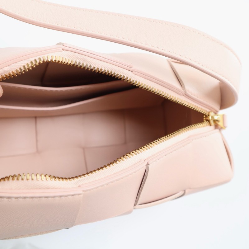 Bottega Veneta bv Cassette 裸色 10格 肩背包 羊皮革-11