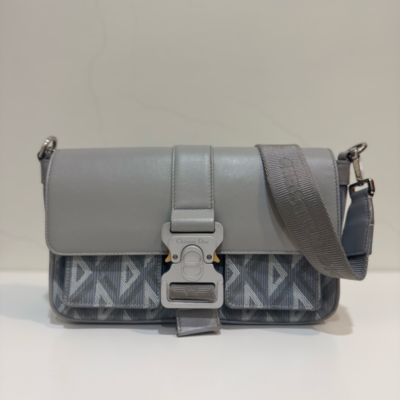 Dior 深淺灰牛皮拼 PVC鑽石紋 Hit the Road郵差包 斜背包-1