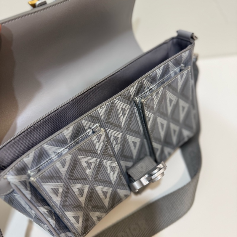 Dior 深淺灰牛皮拼 PVC鑽石紋 Hit the Road郵差包 斜背包-10