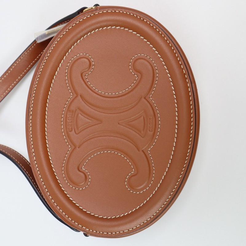 Celine 焦糖色圓餅牛皮小號 肩背包斜背包-3