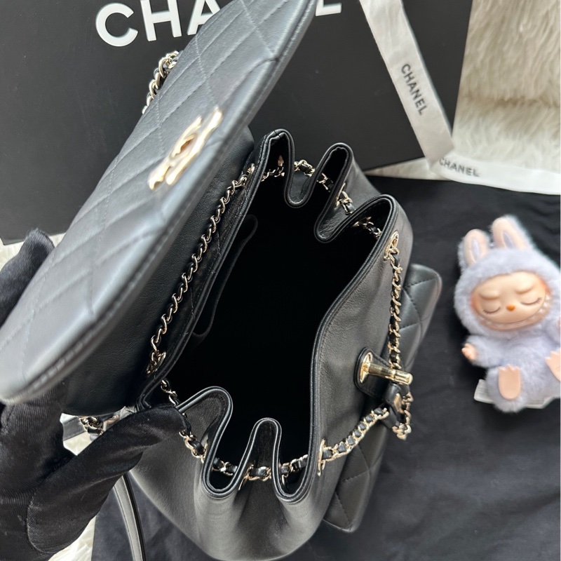【配件:帶票大全套 💕99新】Chanel  duma 大號 背包 書包 雙肩包 黑金 黑色 金扣-6