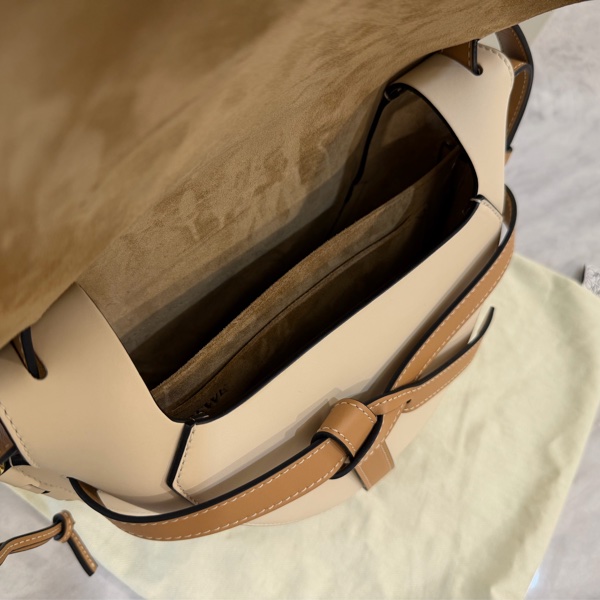Loewe Gate Small Bag 小牛皮袋-10