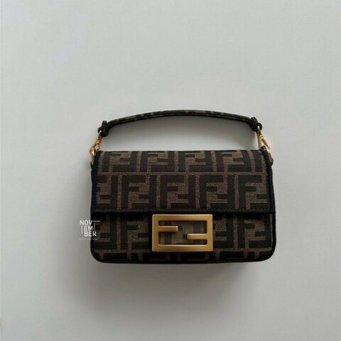 閒置新✨ Fendi 芬迪 Baguette mini 老花法棍包