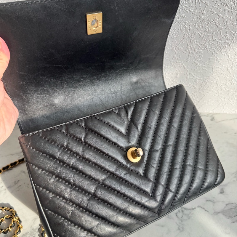 Chanel 山形紋提把鏈斜背包-6