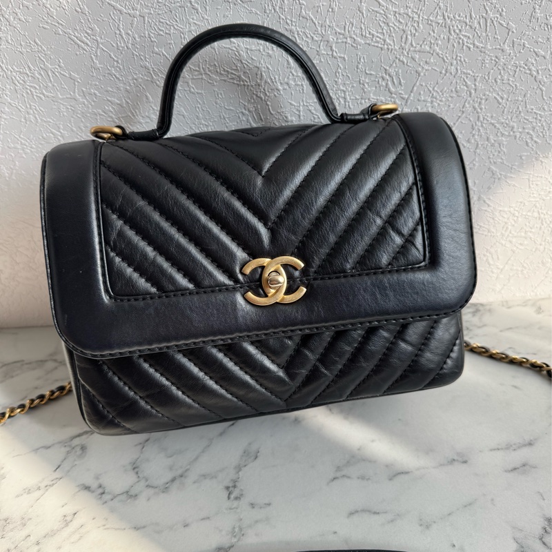 Chanel 山形紋提把鏈斜背包-10